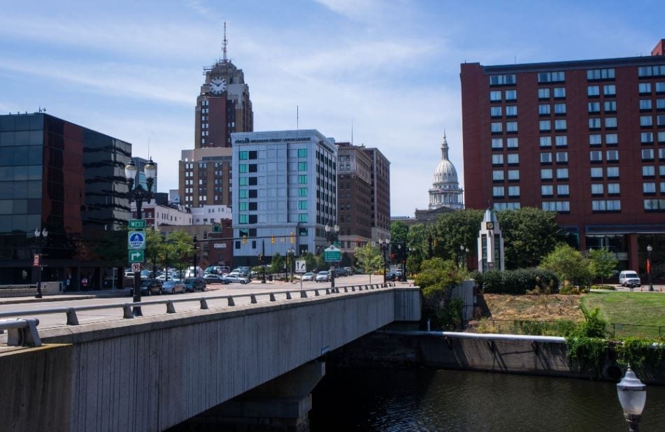 Air Ambulance In Lansing, MI