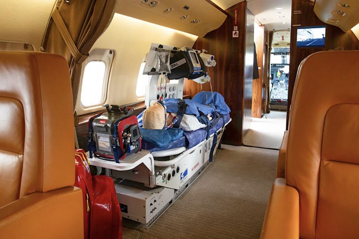 How Much Do Air Ambulance Doctors earn in America? Air Ambulance 1